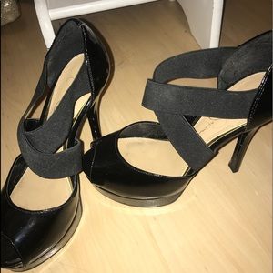 Jessica Simpson Black Pumps